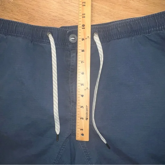 Vuori Ripstop Shorts Mens XL washed navy blue Zip Pocket distressed fade - Picture 5 of 10